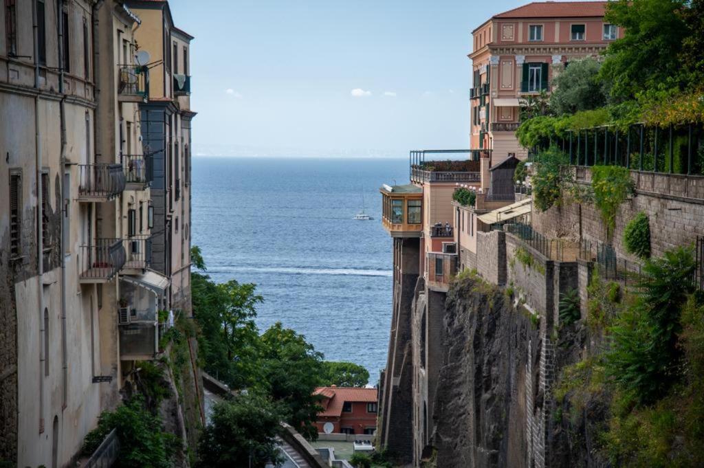 Apartamento - Posizione Unica Nella Piazza Principale *
