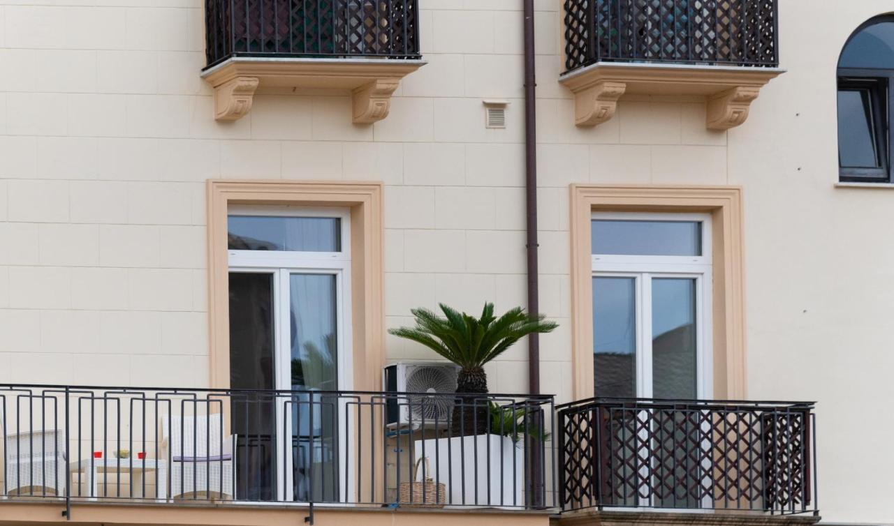 - Posizione Unica Nella Piazza Principale Apartamento *